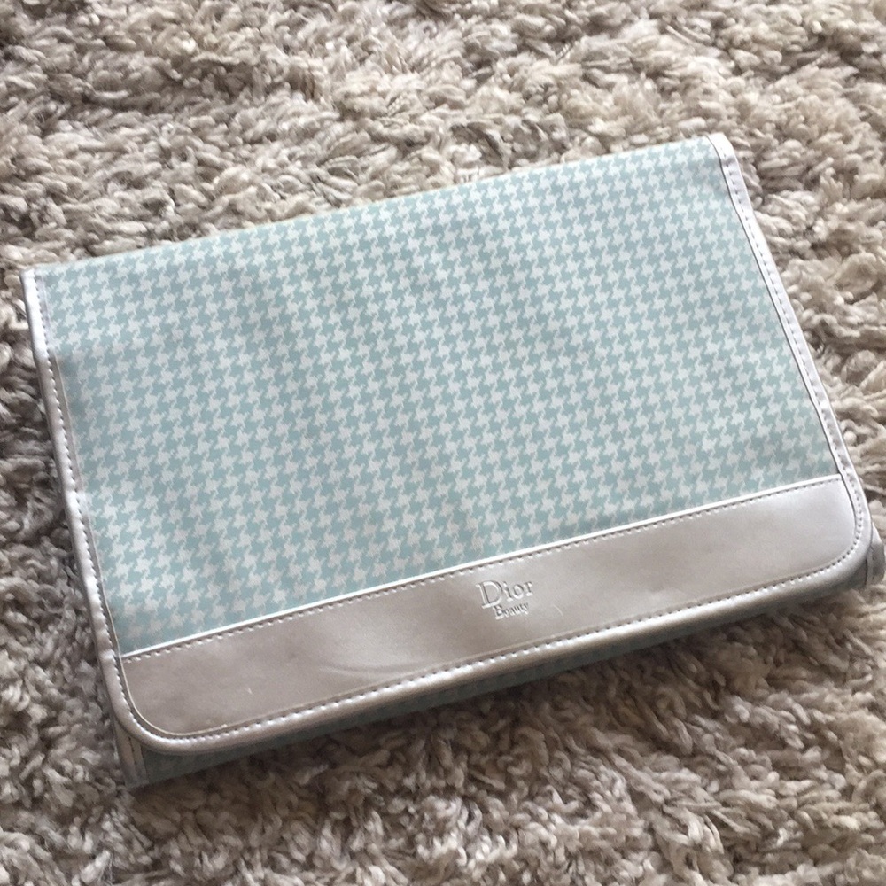 Christian Dior organizer